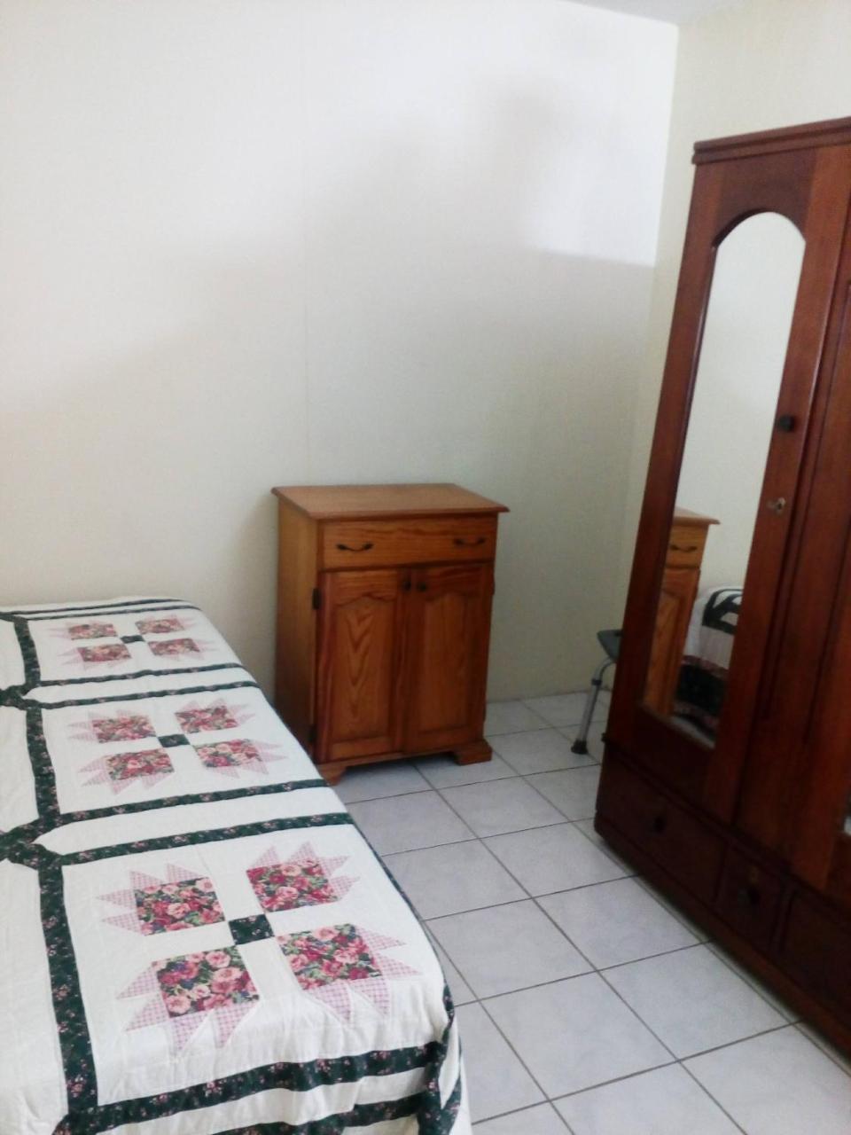Appartement Cozy & Comfy à Portmore Extérieur photo